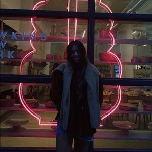 Meet your Posher, Ana